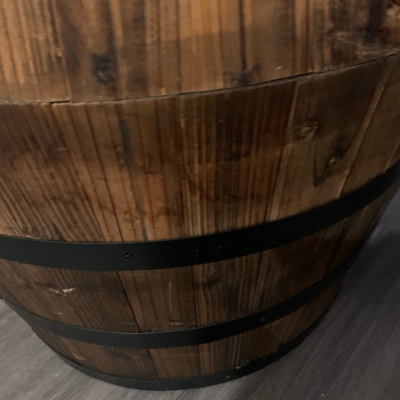 High-end High-end Custom Made Barrel World Map Highboy Bar Table